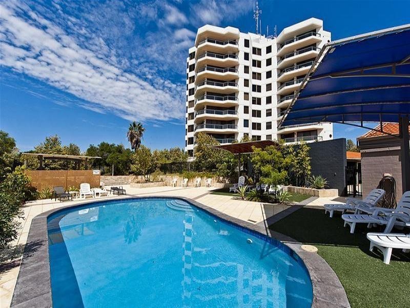 27/6A Valley Rd, Halls Head WA 6210