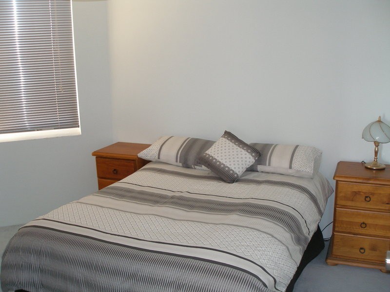 27/6A Valley Rd, Halls Head WA 6210