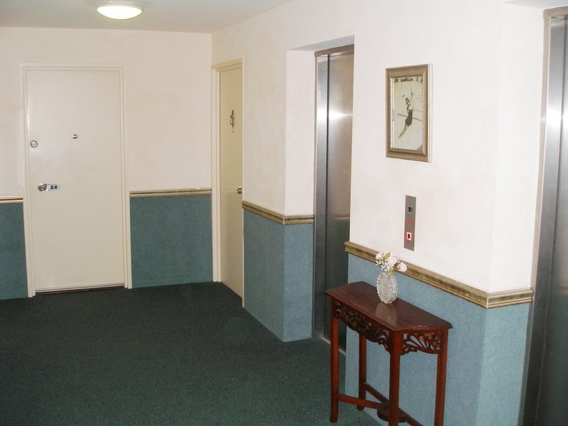 27/6A Valley Rd, Halls Head WA 6210