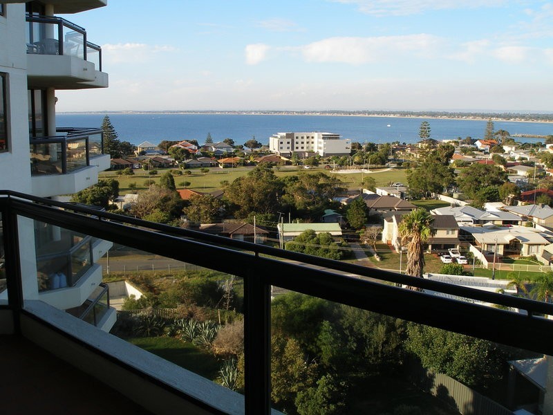 27/6A Valley Rd, Halls Head WA 6210