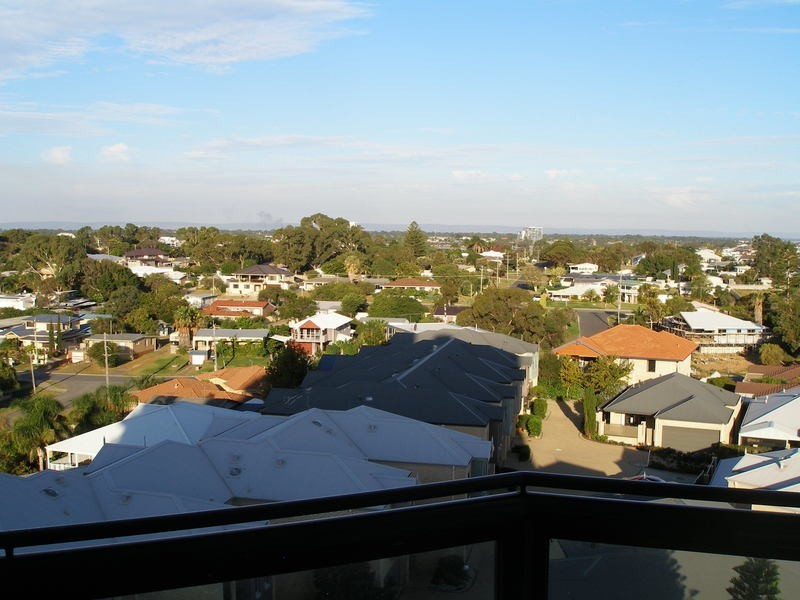 27/6A Valley Rd, Halls Head WA 6210