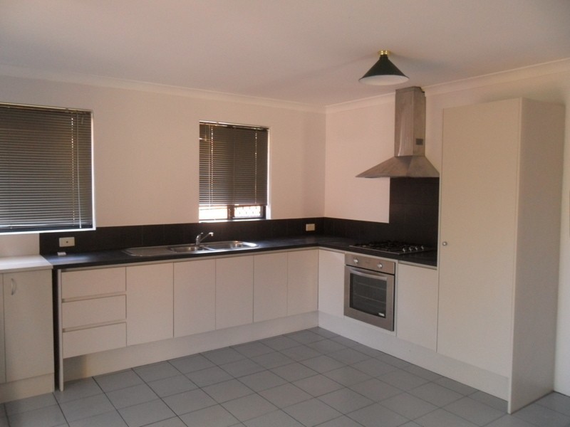 11 Manoff Rd, Balcatta WA 6021