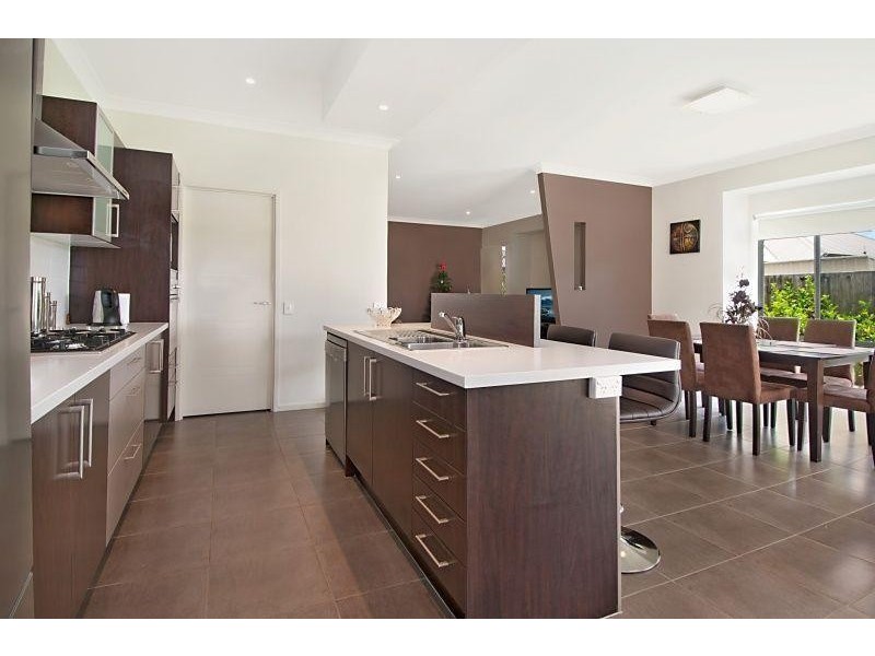 North Lakes QLD 4509