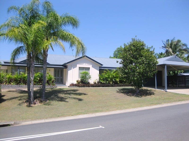 5 Peter Senior Court, Parkwood QLD 4214