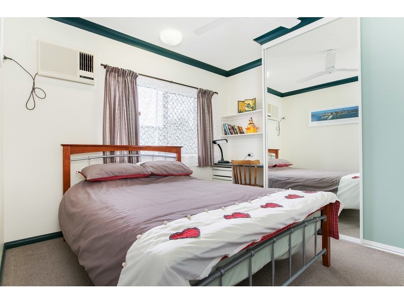 6 Dunbar St, Mooroobool QLD 4870