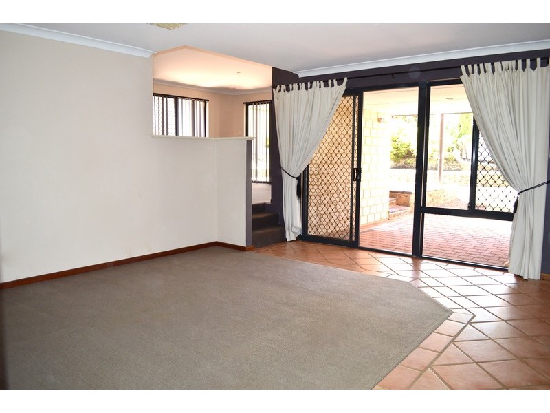 12 Peron Place, San Remo WA 6210