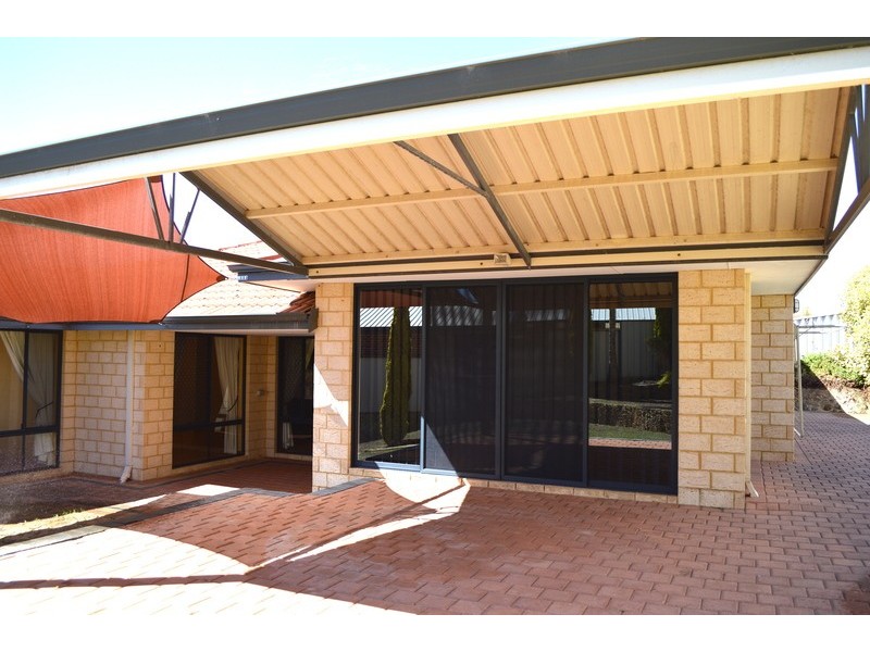 12 Peron Place, San Remo WA 6210