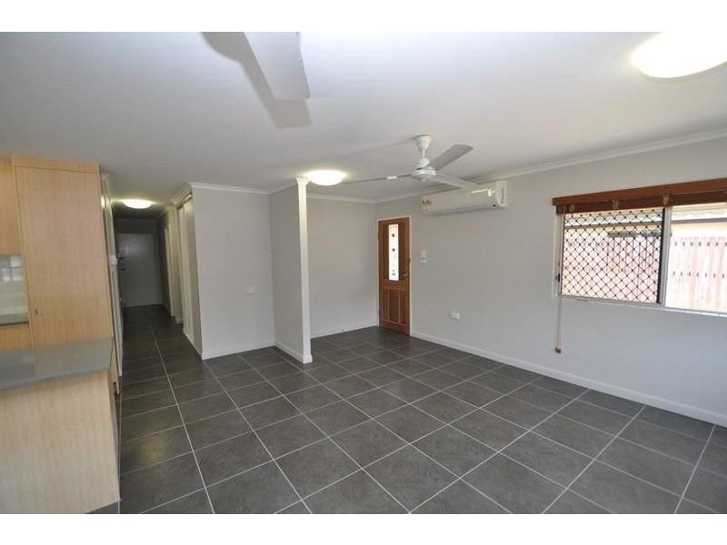 88 Swallow St, Mooroobool QLD 4870