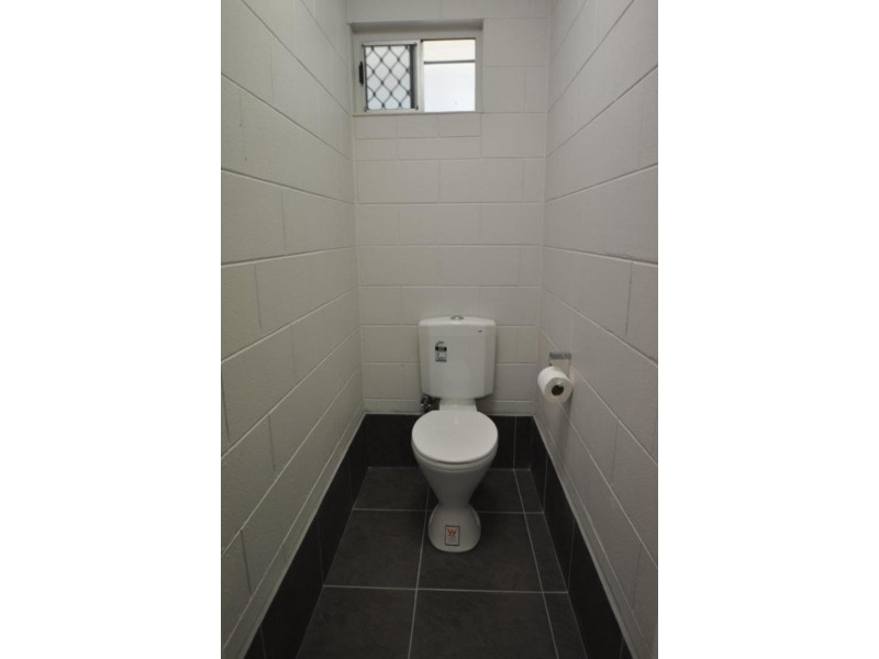 88 Swallow St, Mooroobool QLD 4870