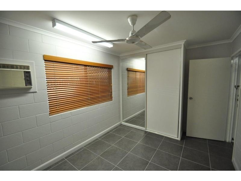 88 Swallow St, Mooroobool QLD 4870