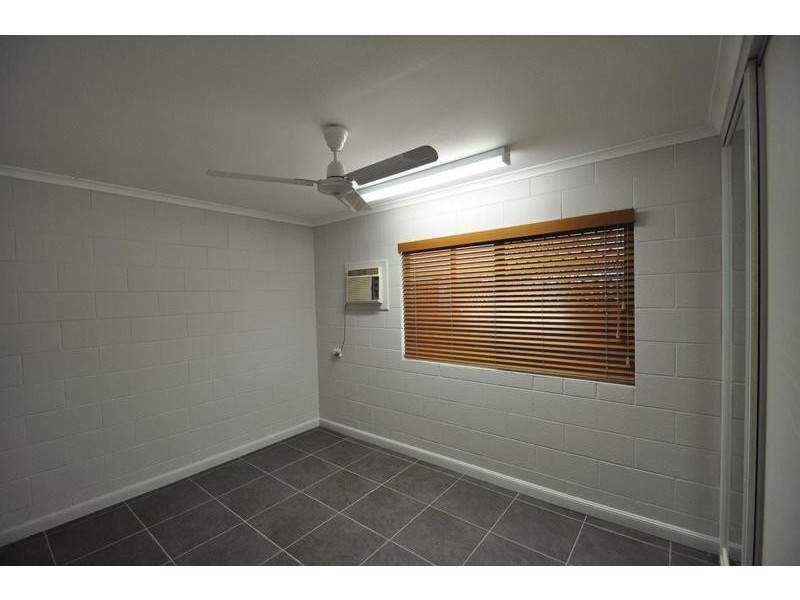 88 Swallow St, Mooroobool QLD 4870
