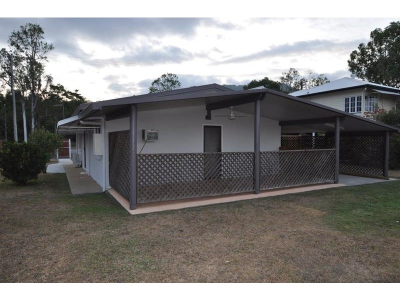 88 Swallow St, Mooroobool QLD 4870