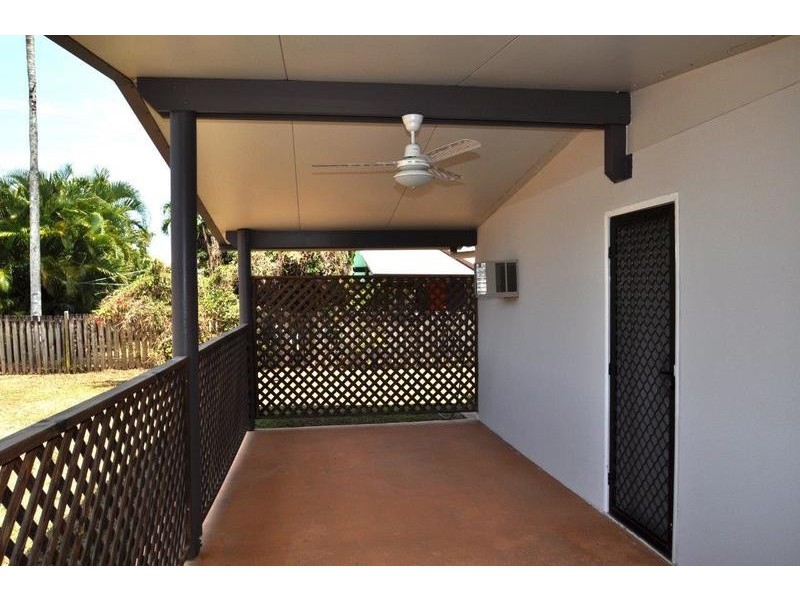 88 Swallow St, Mooroobool QLD 4870