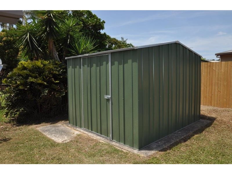 88 Swallow St, Mooroobool QLD 4870
