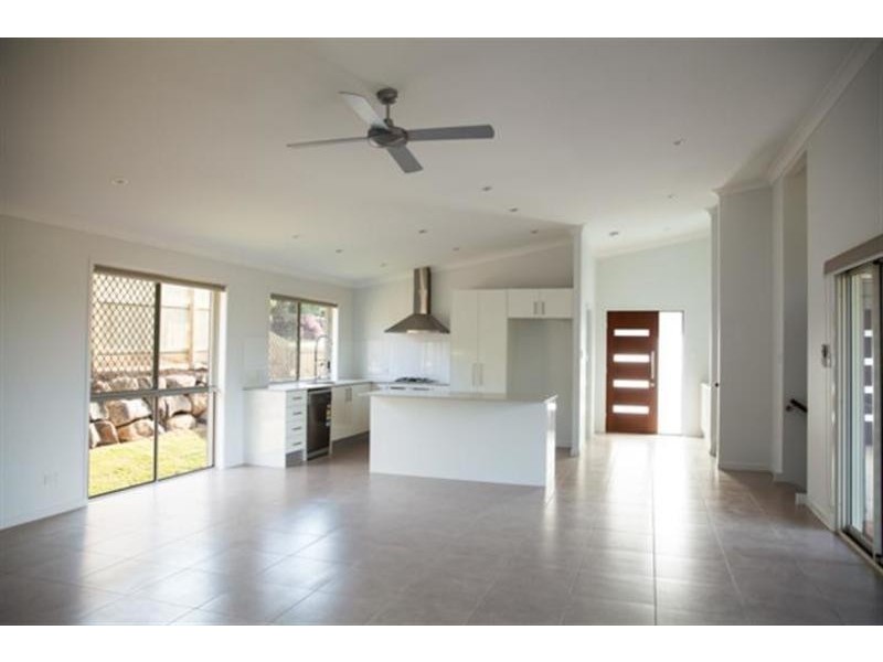 35 Sky Royal Terrace, Burleigh Heads QLD 4220