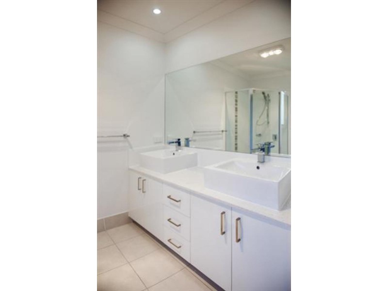 35 Sky Royal Terrace, Burleigh Heads QLD 4220
