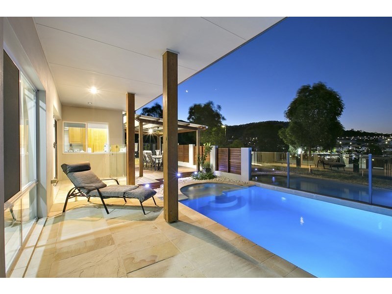 19 CANDLEBARK CIRCUIT, Upper Coomera QLD 4209