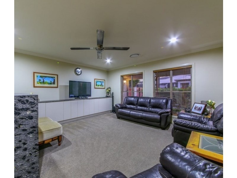 19 CANDLEBARK CIRCUIT, Upper Coomera QLD 4209