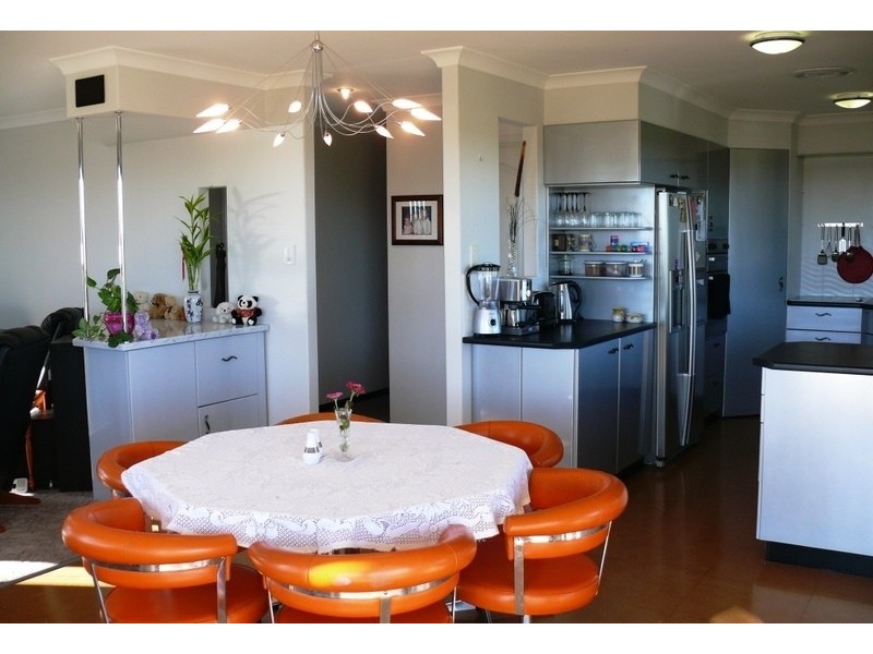 1 Tradewind Close, River Heads QLD 4655