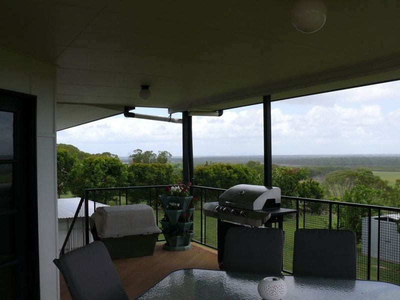 1 Tradewind Close, River Heads QLD 4655