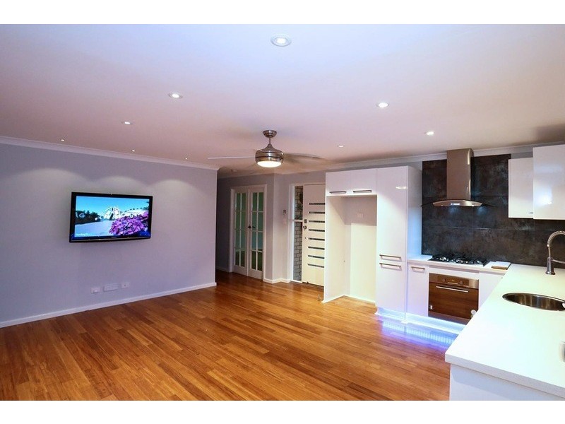 B/10 Erpingham road, Hamilton Hill WA 6163