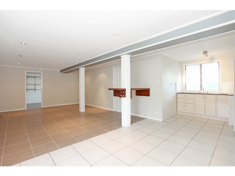 13 Rosella St, Slade Point QLD 4740