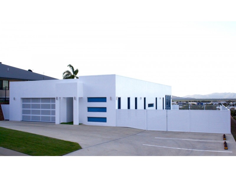 18 Kallanda Street, Mount Louisa QLD 4814