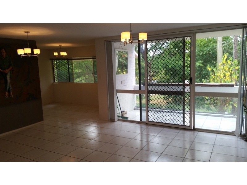 8/20 Rudd St, Broadbeach Waters QLD 4218