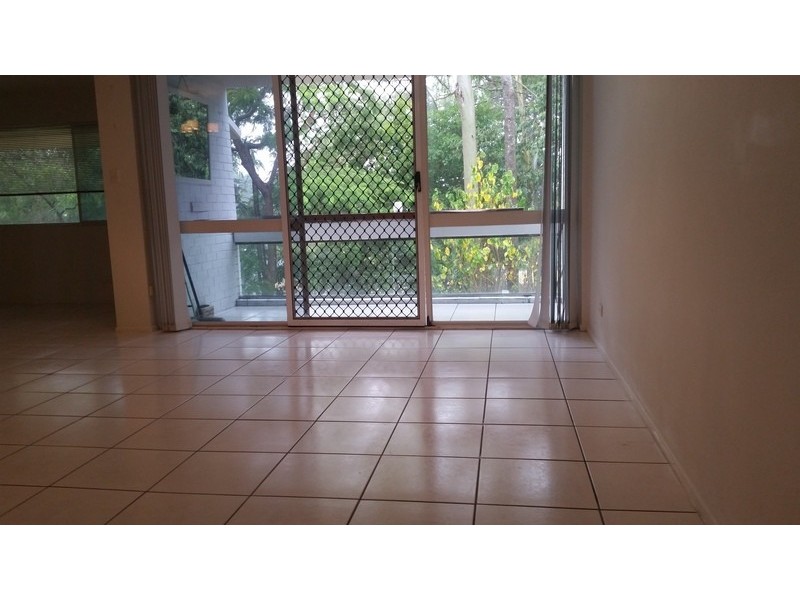 8/20 Rudd St, Broadbeach Waters QLD 4218