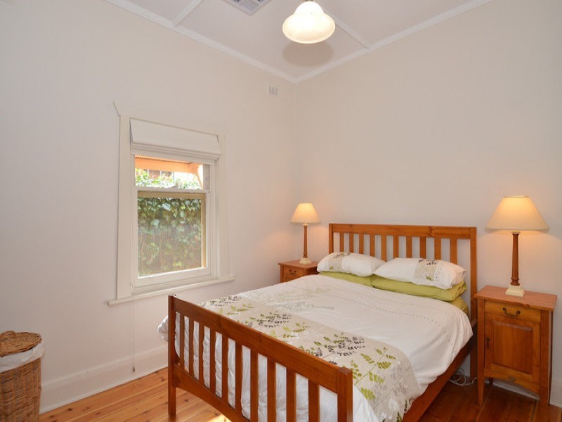 2a Elphyn Rd, Kingswood SA 5062