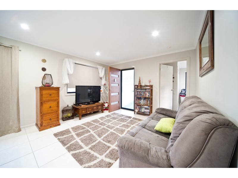 6 Scarlat Gum Crescent, Cannonvale QLD 4802