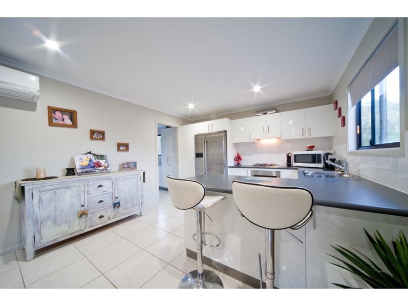 6 Scarlat Gum Crescent, Cannonvale QLD 4802