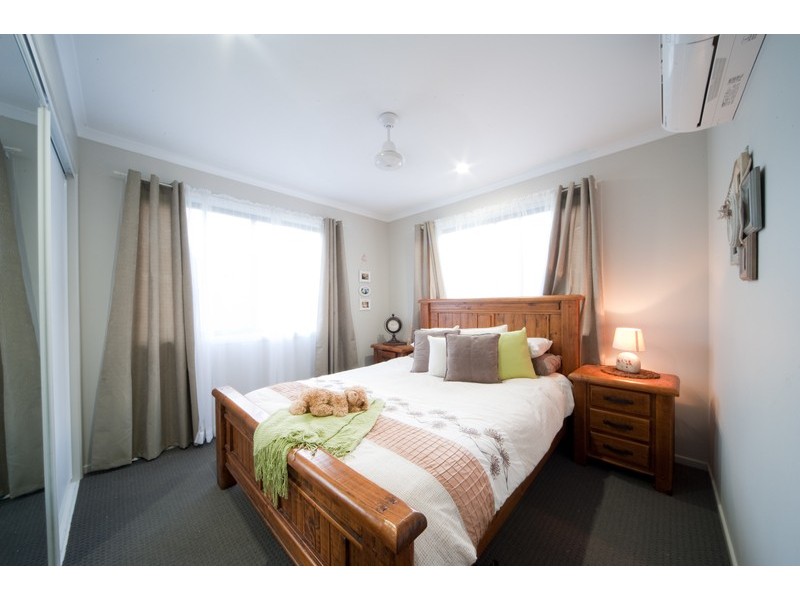 6 Scarlat Gum Crescent, Cannonvale QLD 4802
