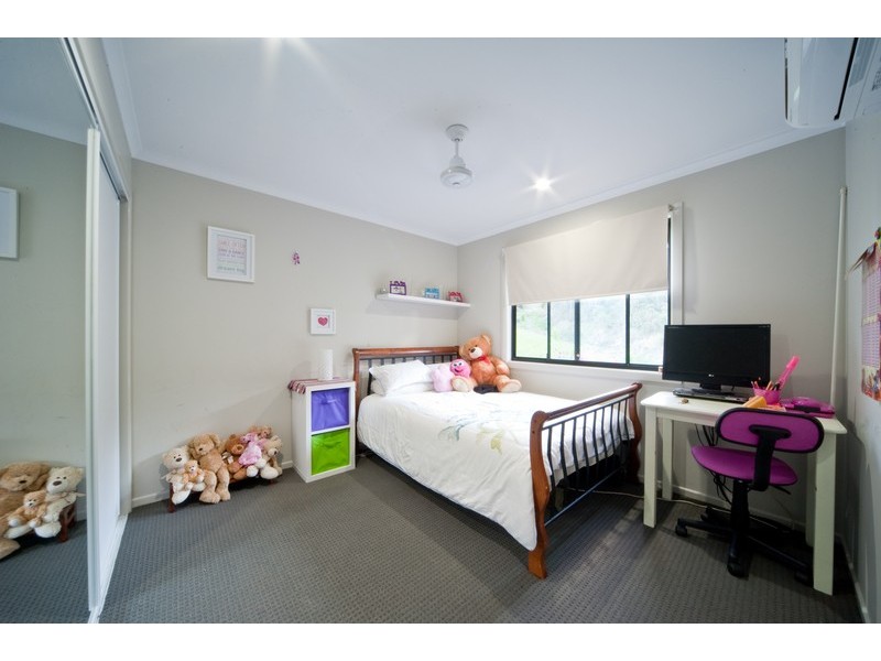 6 Scarlat Gum Crescent, Cannonvale QLD 4802