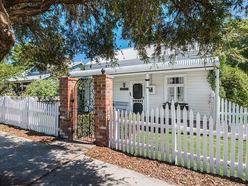 9 Third Avenue, Bassendean WA 6054