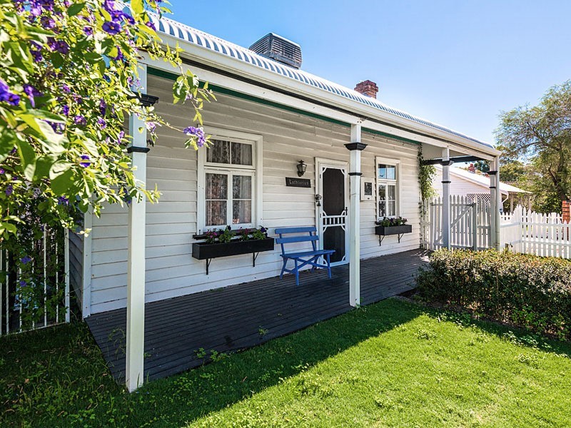 9 Third Avenue, Bassendean WA 6054