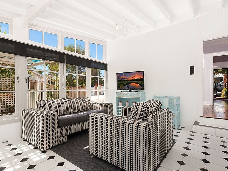 9 Third Avenue, Bassendean WA 6054