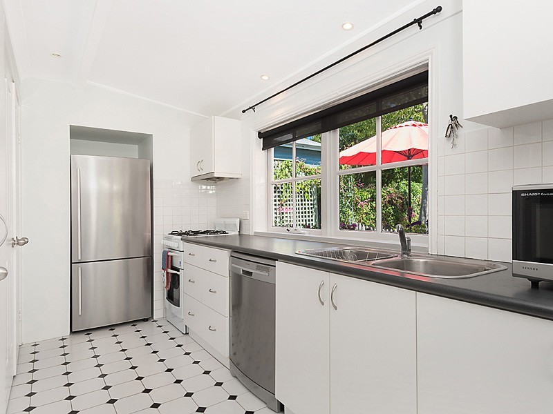 9 Third Avenue, Bassendean WA 6054