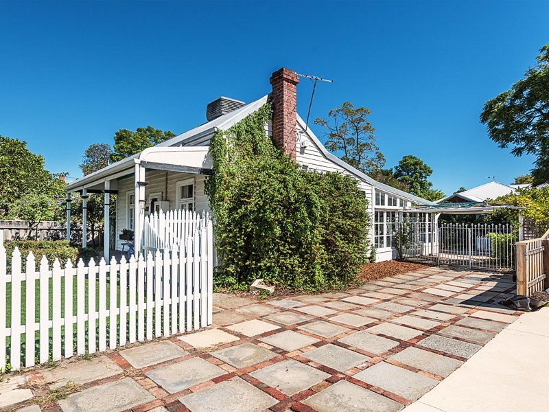9 Third Avenue, Bassendean WA 6054