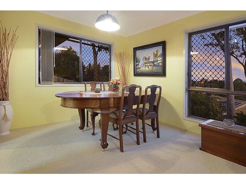 5 Forestwood Place, Arana Hills QLD 4054