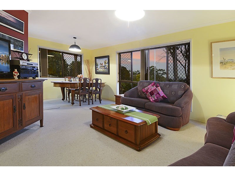 5 Forestwood Place, Arana Hills QLD 4054