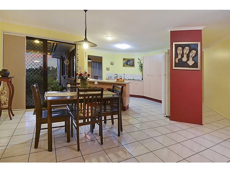 5 Forestwood Place, Arana Hills QLD 4054