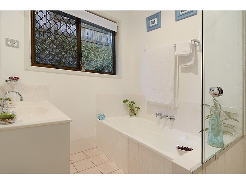 5 Forestwood Place, Arana Hills QLD 4054