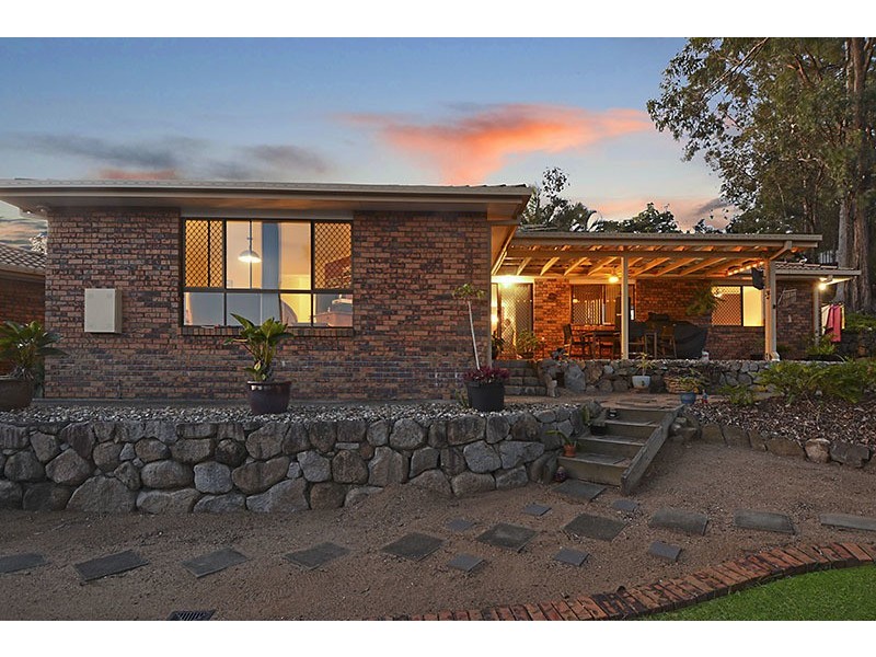 5 Forestwood Place, Arana Hills QLD 4054