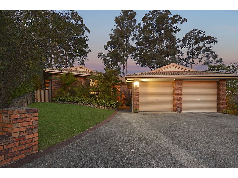 5 Forestwood Place, Arana Hills QLD 4054