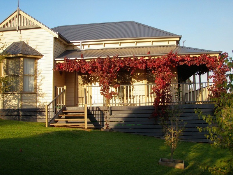 70  Great Alpine Road, Bruthen VIC 3885