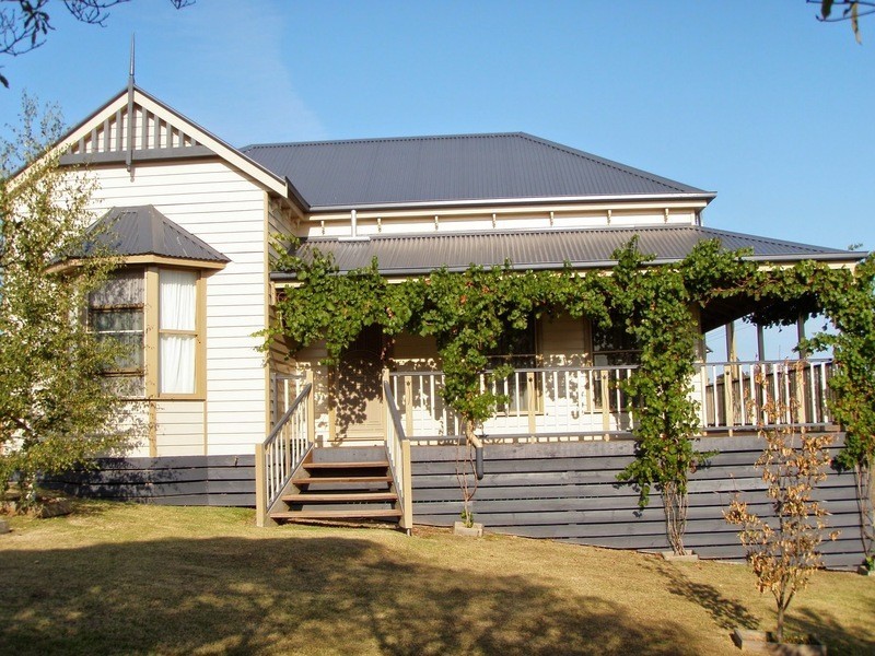 70  Great Alpine Road, Bruthen VIC 3885