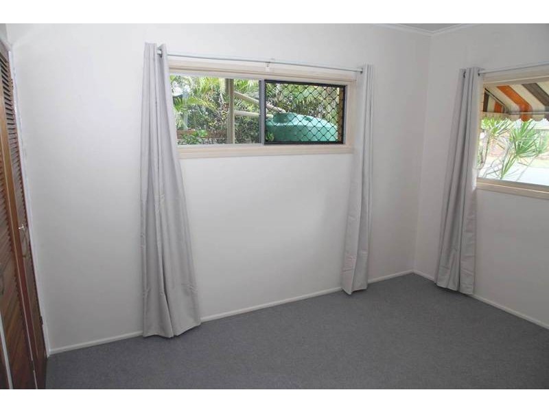 2  Binda Place, Bundall QLD 4217
