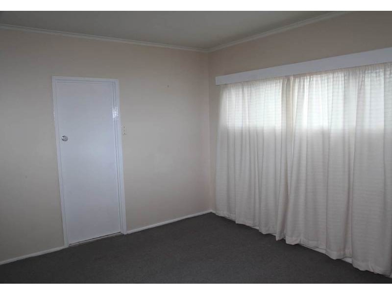 2  Binda Place, Bundall QLD 4217