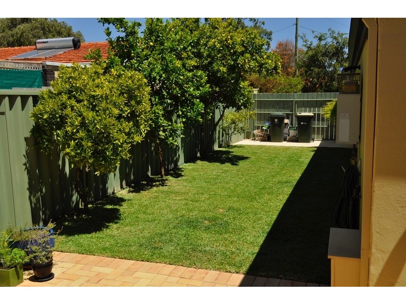 B/32 Malabar Cres, Craigie WA 6025